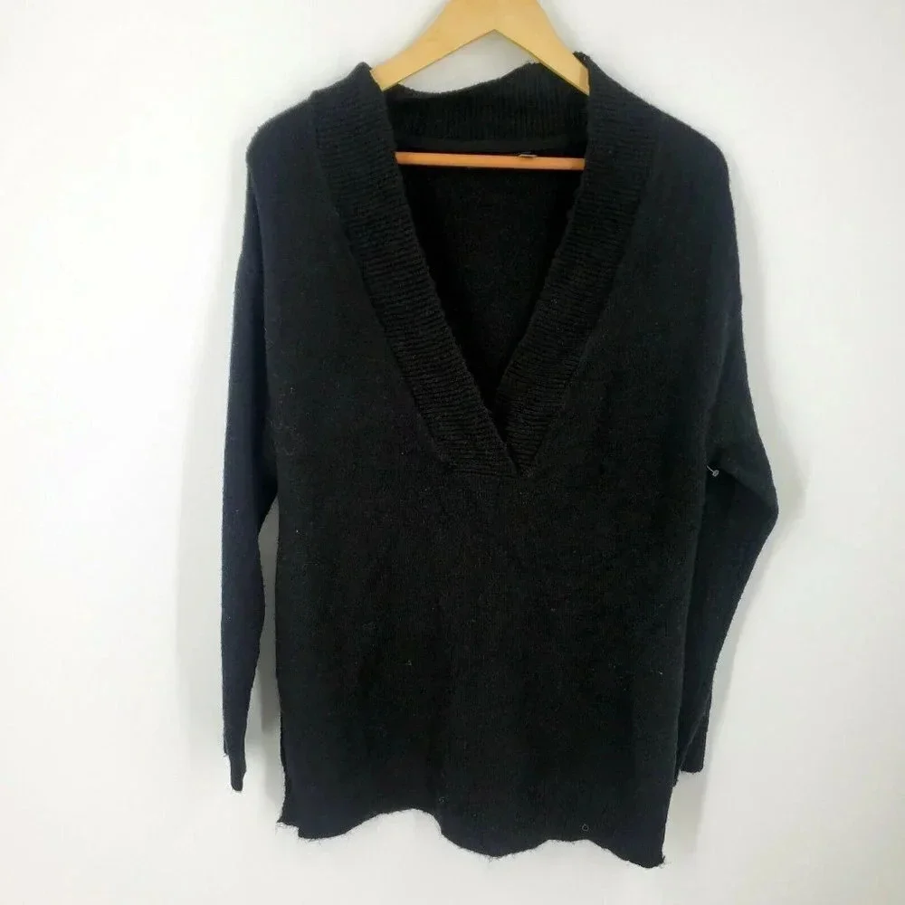 RDI‎ Nordstrom V-Neck Black Long Sleeve Sweater Size XS NWOT